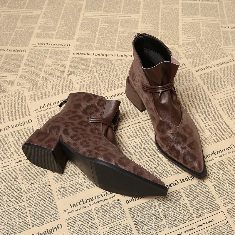 Stivaletti a punta con stampa  - Street Fashion Winter 2026 recensione e prezzo