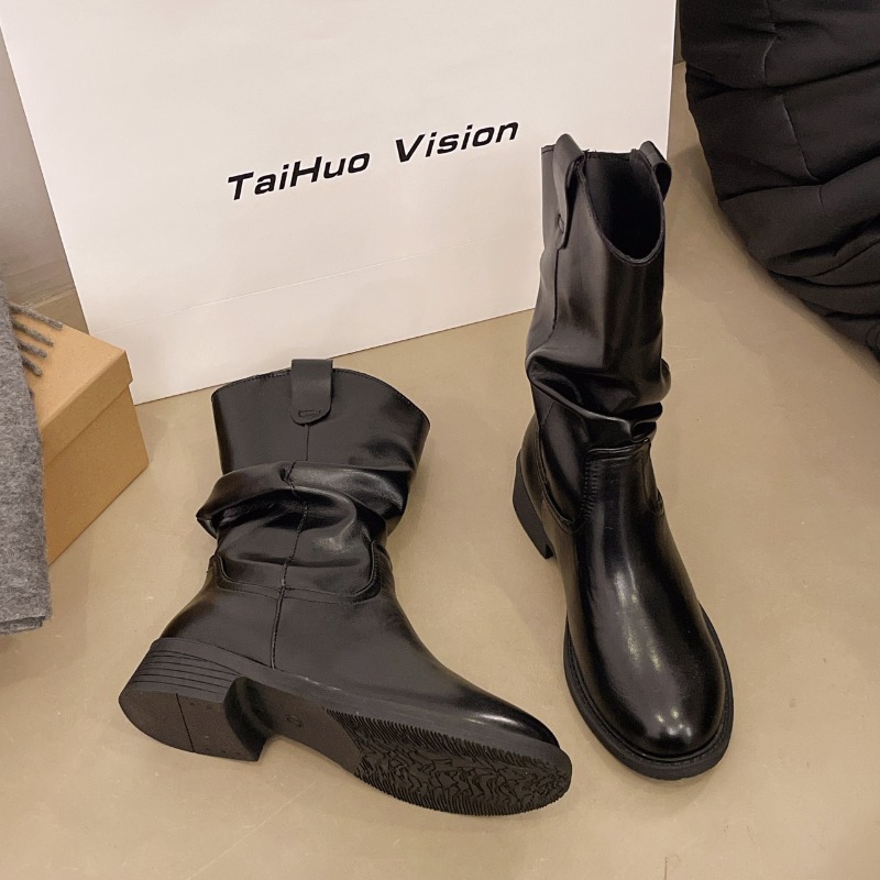 Stivaletti larghi con tacco la - Street Fashion Winter 2025 recensione e prezzo