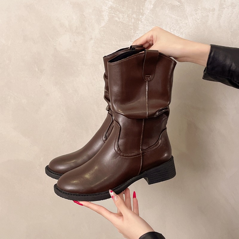 Stivaletti larghi con tacco la - Street Fashion Winter 2025 recensione e prezzo