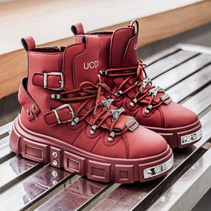 Sneakers nere con rivetti alla - Street Fashion Designers recensione e prezzo